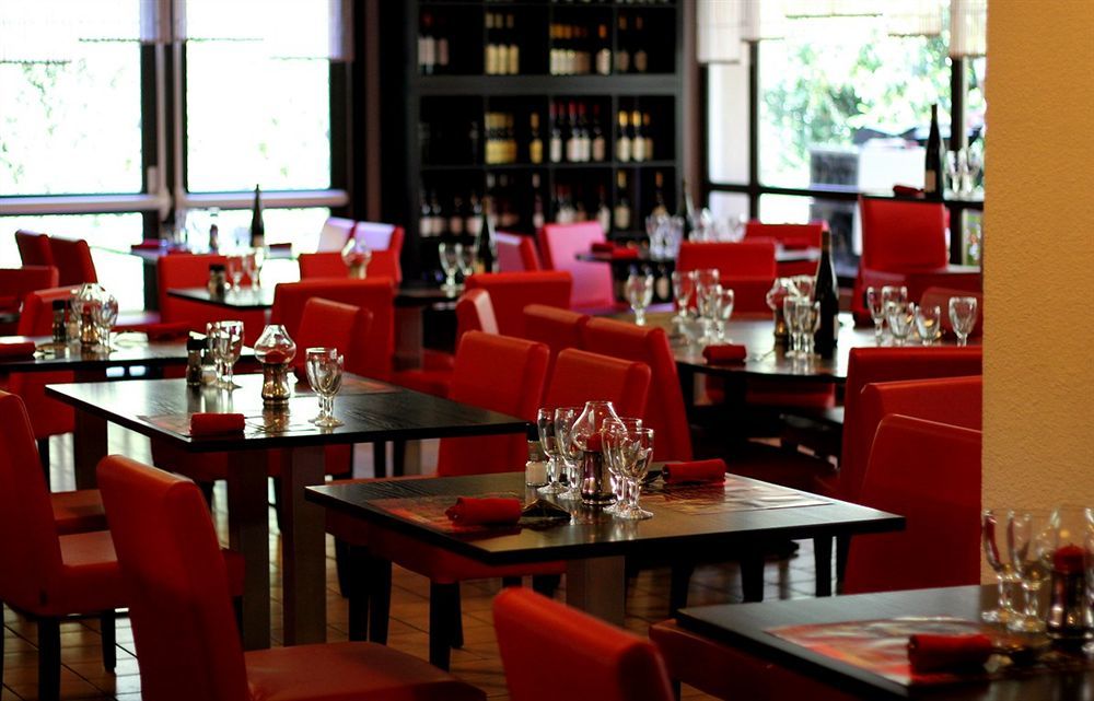 Logis Hotel Lons-Le-Saunier - Restaurant Le Grill Kültér fotó