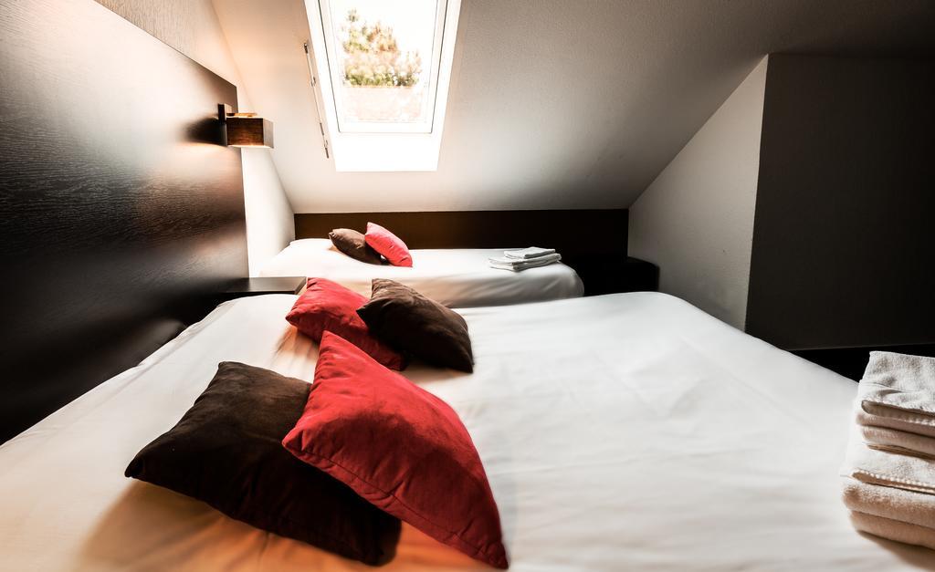 Logis Hotel Lons-Le-Saunier - Restaurant Le Grill Kültér fotó