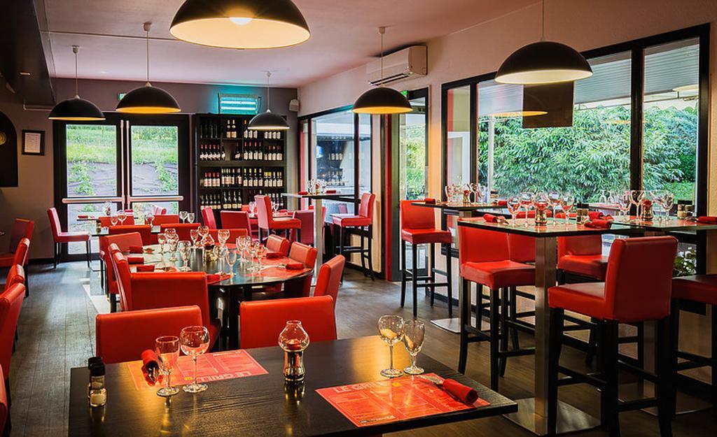 Logis Hotel Lons-Le-Saunier - Restaurant Le Grill Kültér fotó