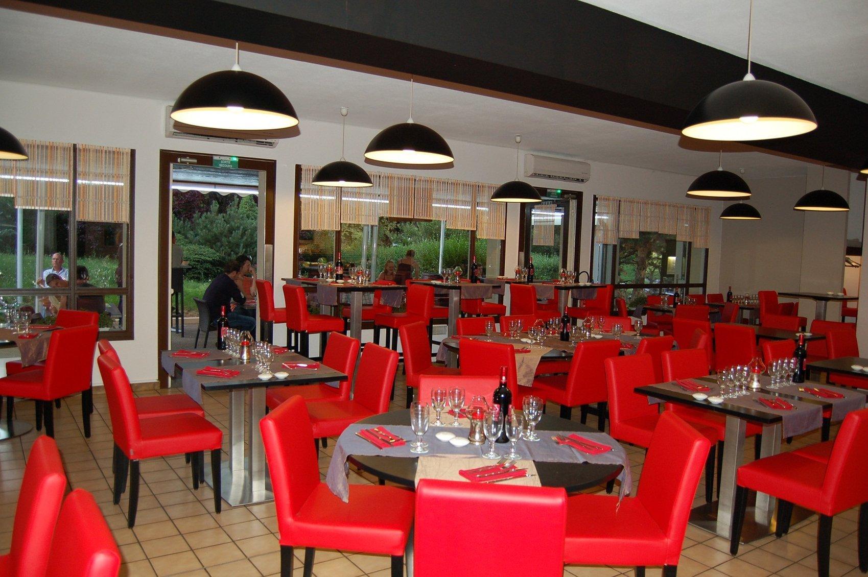 Logis Hotel Lons-Le-Saunier - Restaurant Le Grill Kültér fotó
